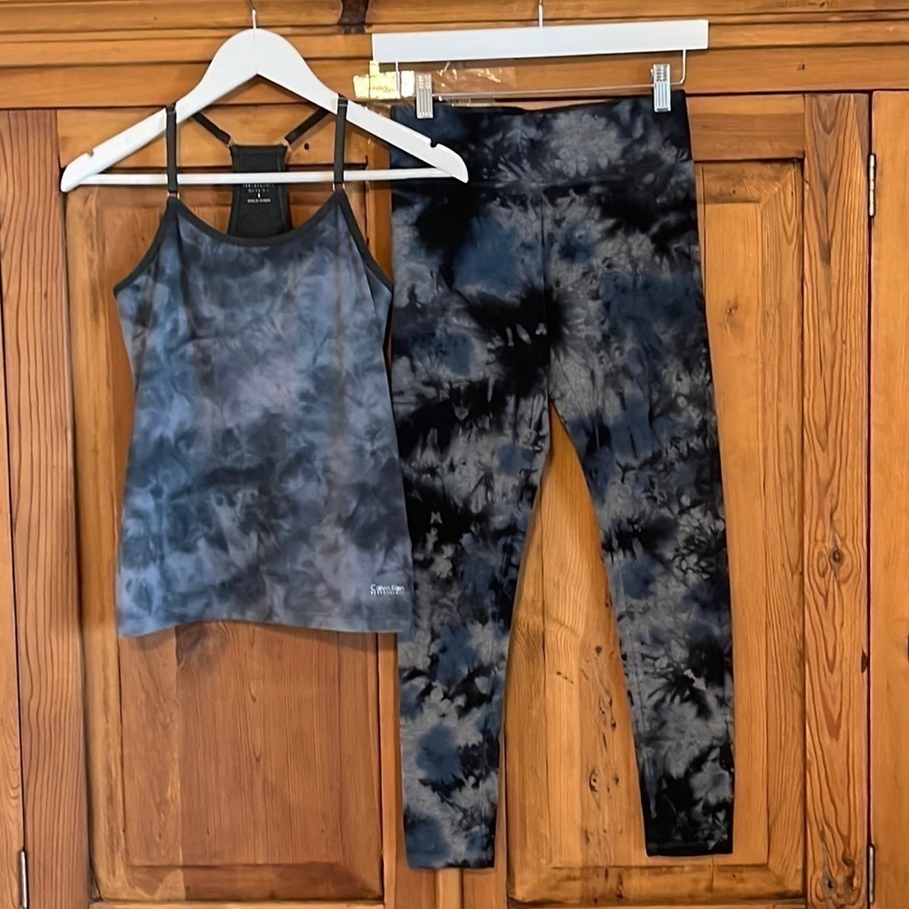 Calvin Klein Performance 2 Piece Work Out Leggings & Top Sz. S